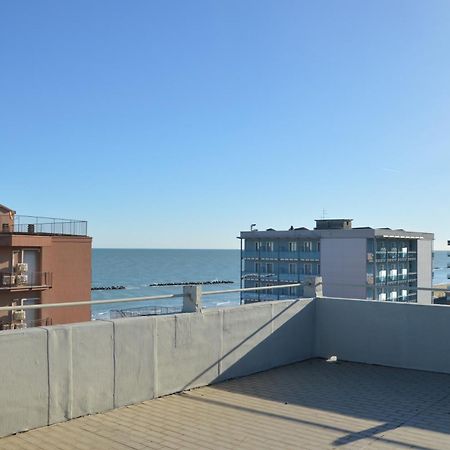 Hotel Caesar Pesaro Esterno foto
