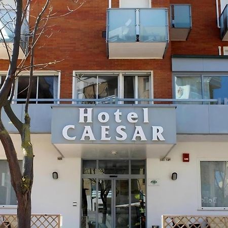Hotel Caesar Pesaro Esterno foto