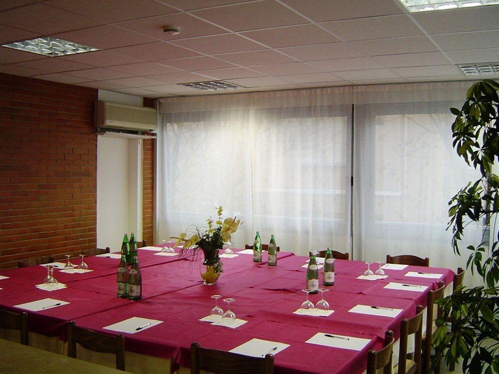Hotel Caesar Pesaro Esterno foto